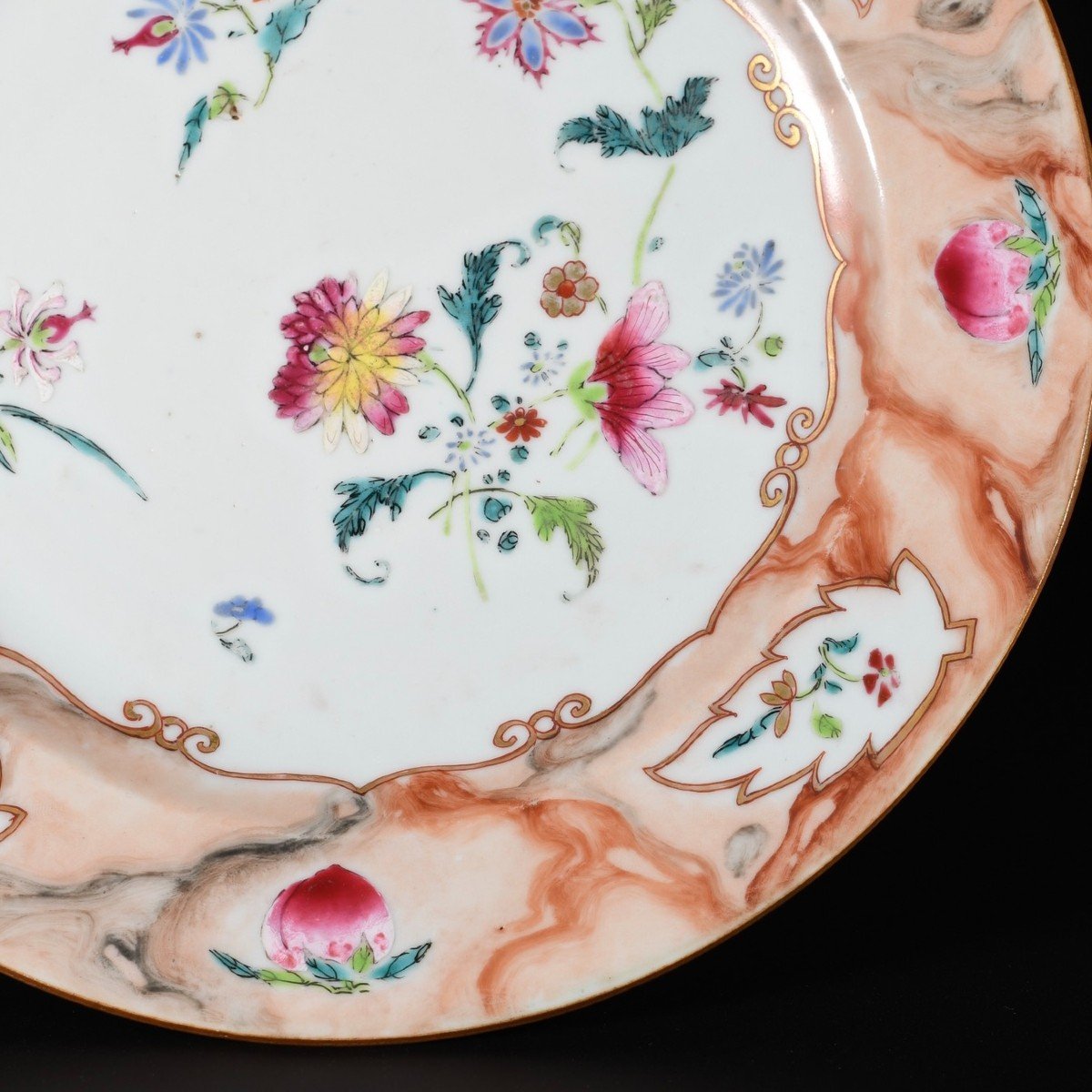 "faux-marbre" Porcelain Plate With Famille Rose Enamels  - China 18th Qianlong Period-photo-4