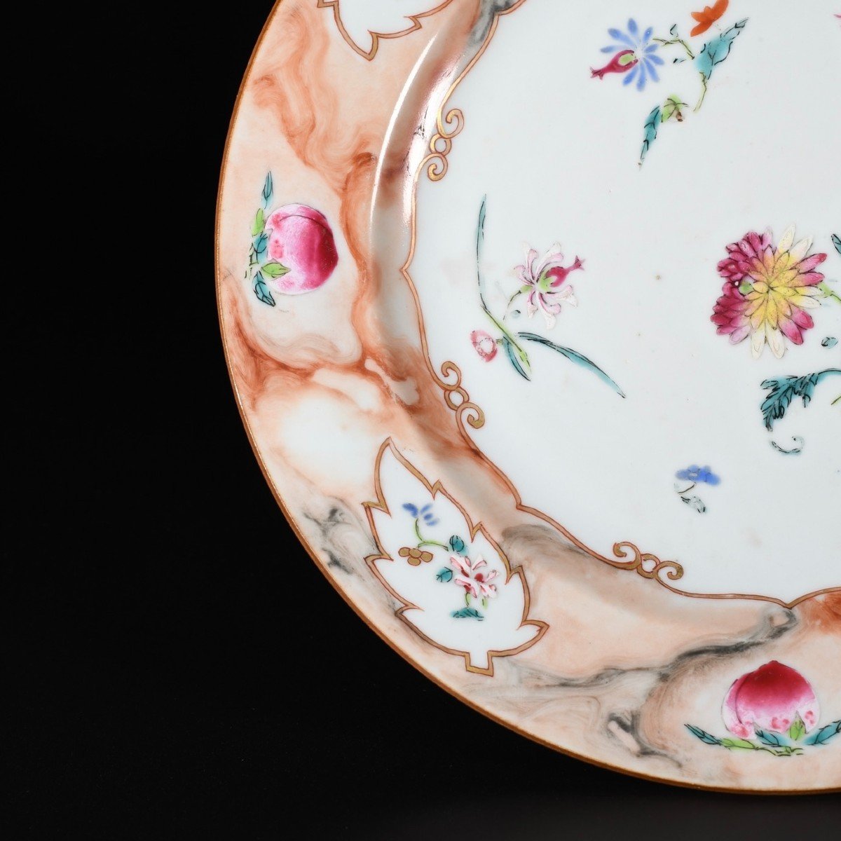 "faux-marbre" Porcelain Plate With Famille Rose Enamels  - China 18th Qianlong Period-photo-2