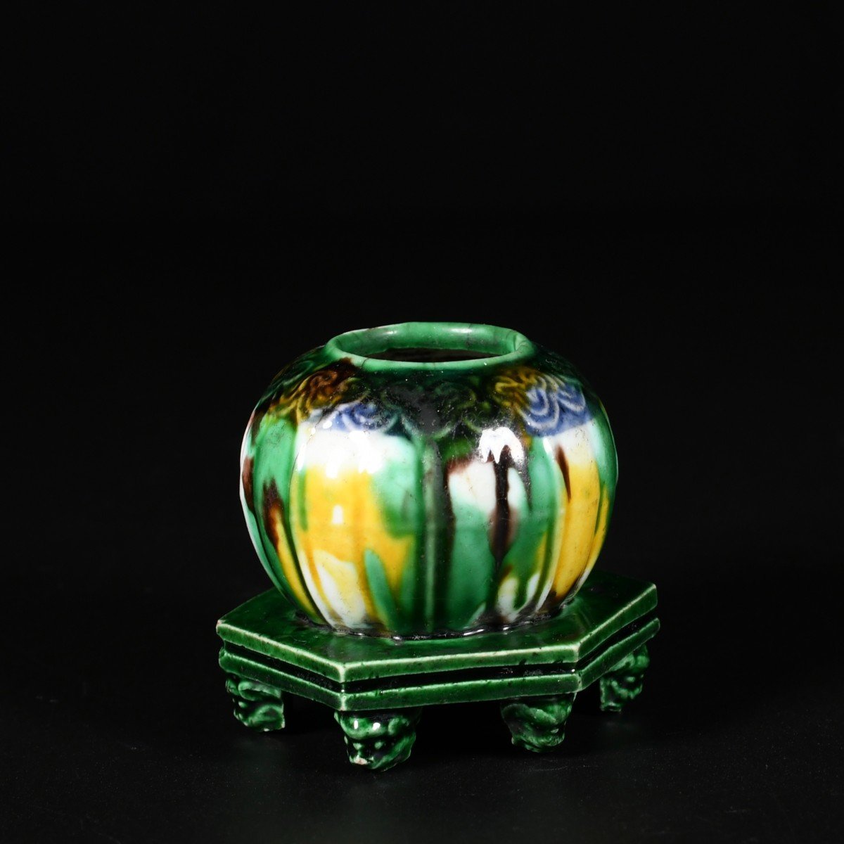 Porcelain Water Pot With Sancai And Blue Enamels - China 18th Century Kangxi Period-photo-1