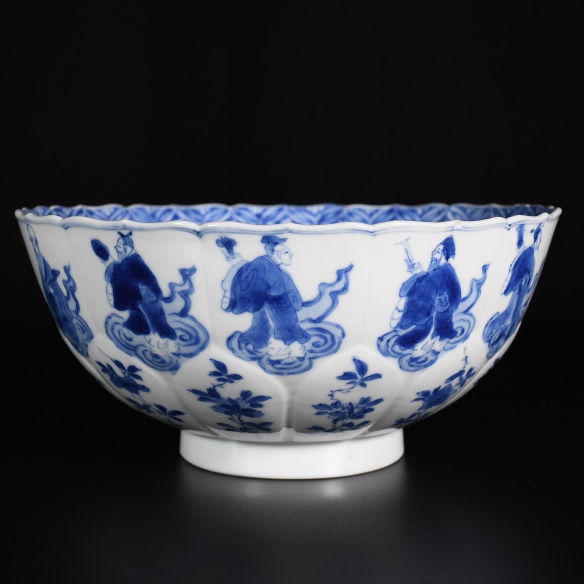 Lotus Shaped Porcelain Bowl Decorated With Immortals - China Kangxi Period