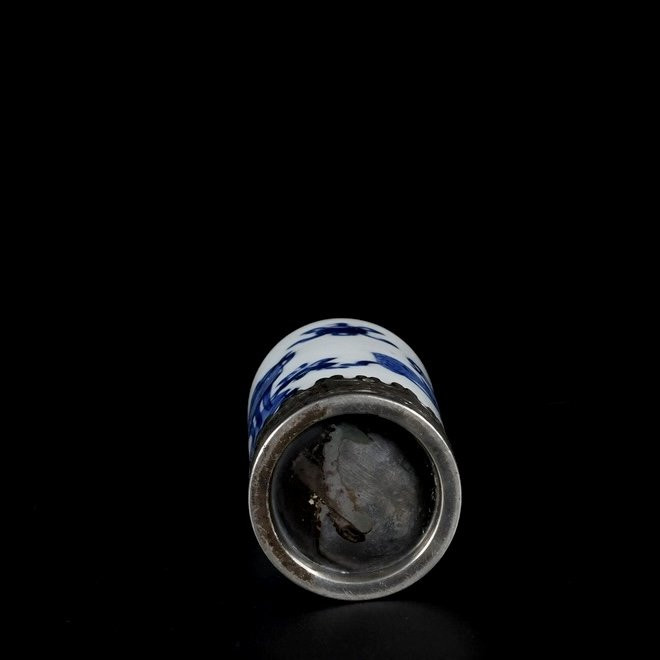 Small Blue And White Porcelain Vase - China 18th Century, Kangxi Period-photo-4