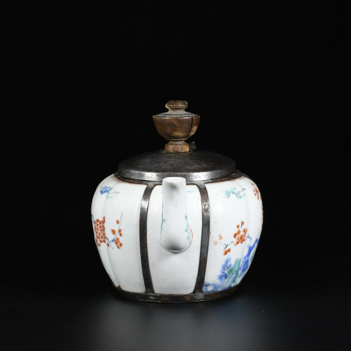 Rare théière Kakiemon de forme lobée - Japon fin XVIIE Époque Edo-photo-4