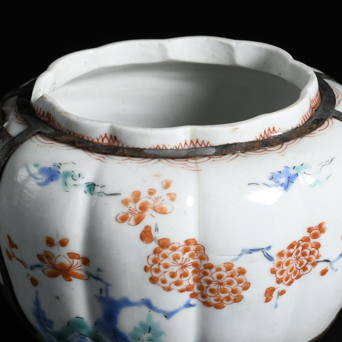 Rare théière Kakiemon de forme lobée - Japon fin XVIIE Époque Edo-photo-5