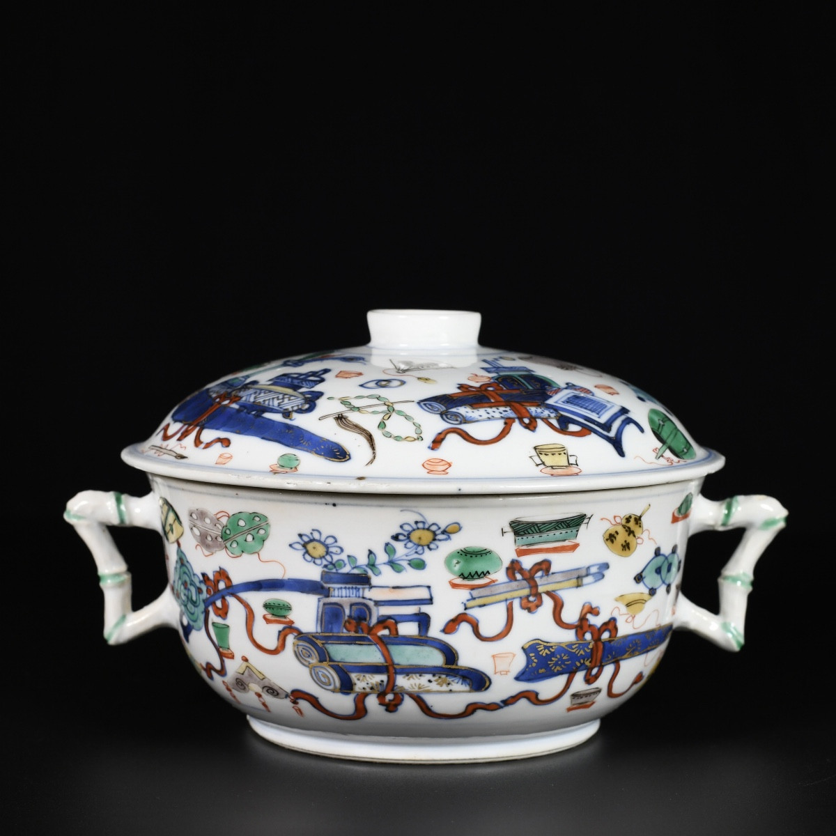 Doucai Covered Ecuelle Decorated With The "hundred Antiques" - China 18th Kangxi Period