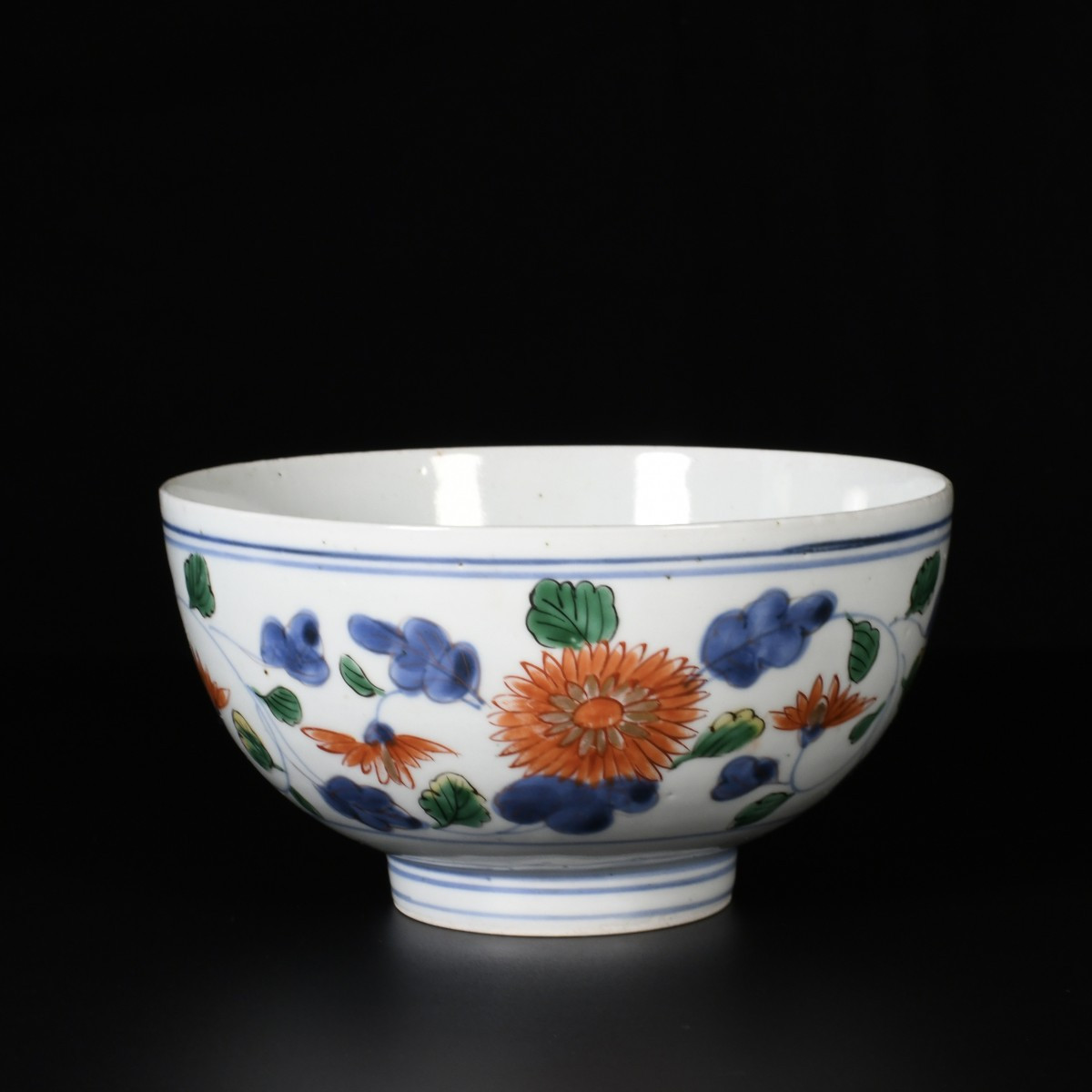 Bowl Decorated With Peonies, Chrysanthemums And Branches - Japan, Edo Period, Early 18th Century