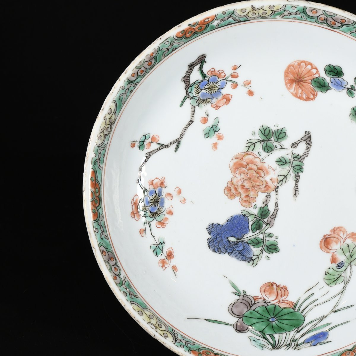 Famille Verte Saucer Decorated With Lotus Flowers - China 18th Kangxi Period-photo-1