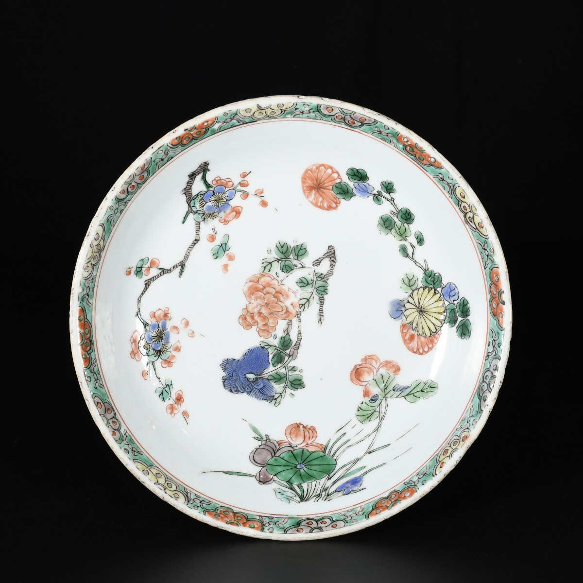 Famille Verte Saucer Decorated With Lotus Flowers - China 18th Kangxi Period