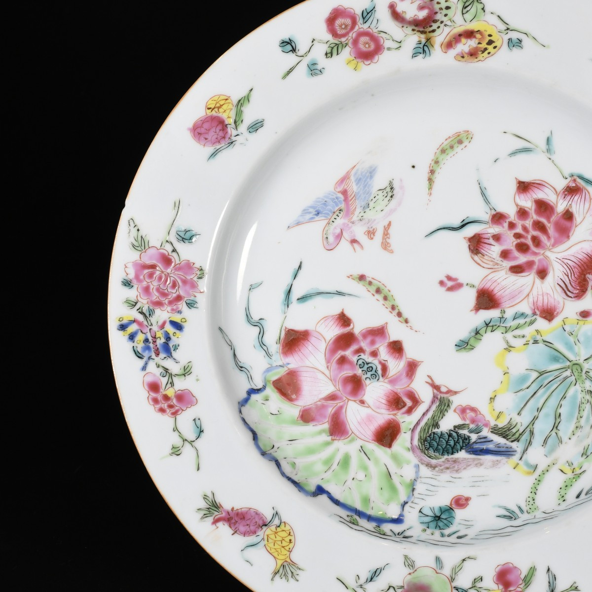 A Famille Rose Plate Decorated With Lotus And Mandarin Ducks - China, 18th Yongzheng Period-photo-1