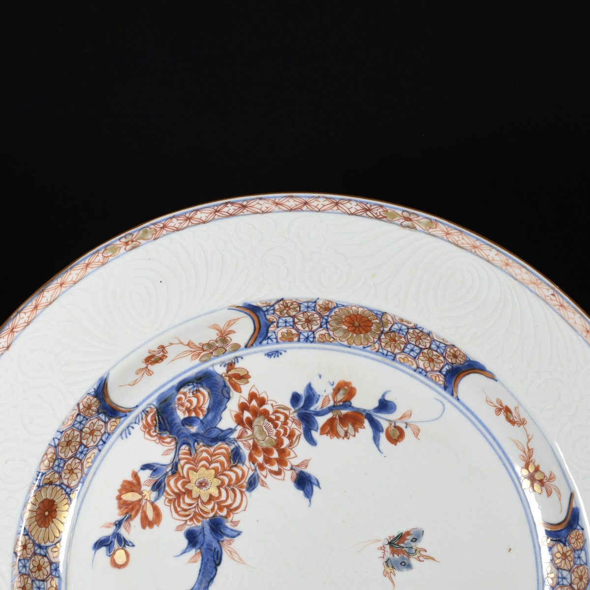 A Large Incised Charger Decorated With A Bird On A Branch - China 18th Yongzheng Period-photo-2