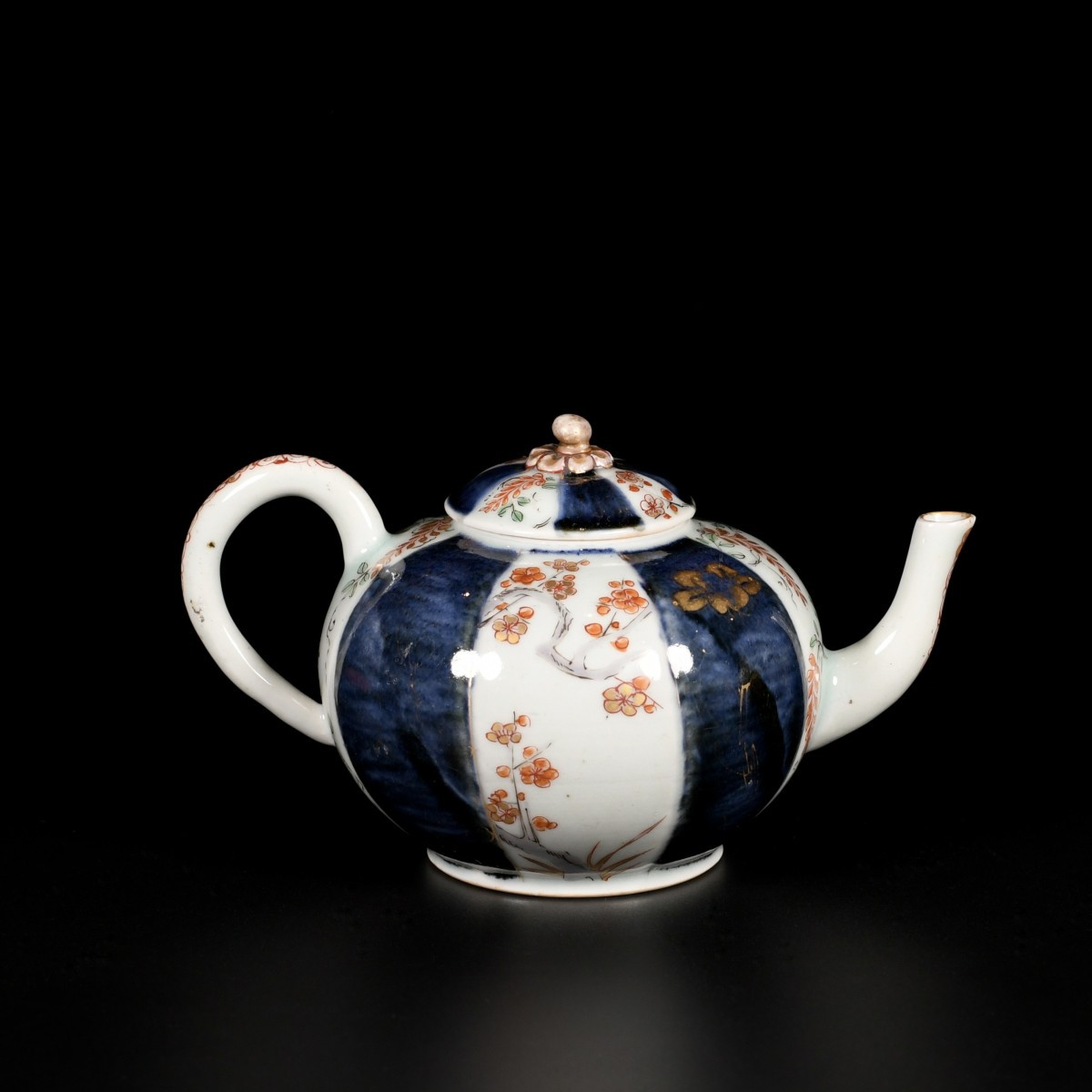 Théière à décor Imari de branches de prunus - Japon, Edo, c.1700-photo-2