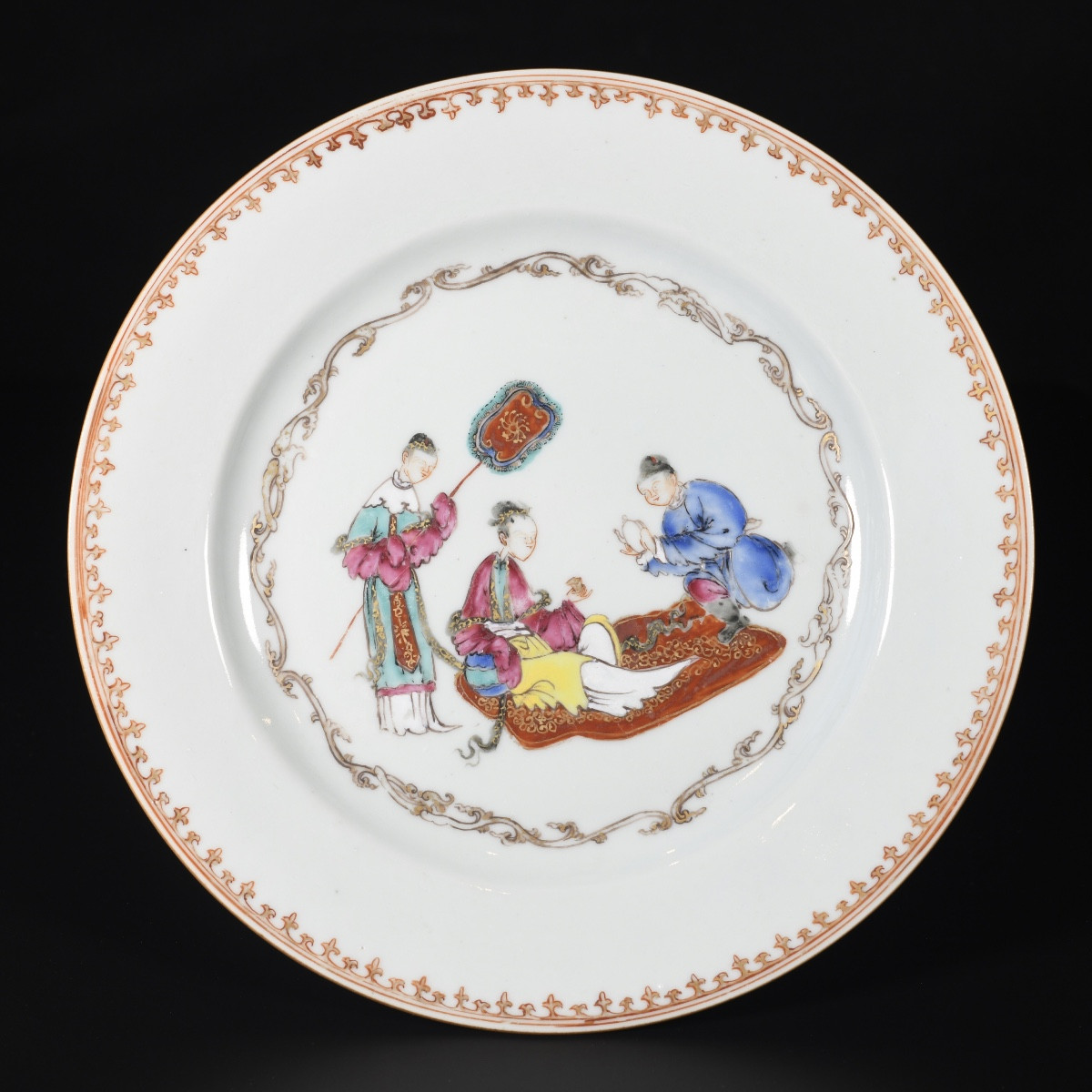 Assiette Famille Rose à décor d'une scène de thé - Chine XVIIIe Période Qianlong