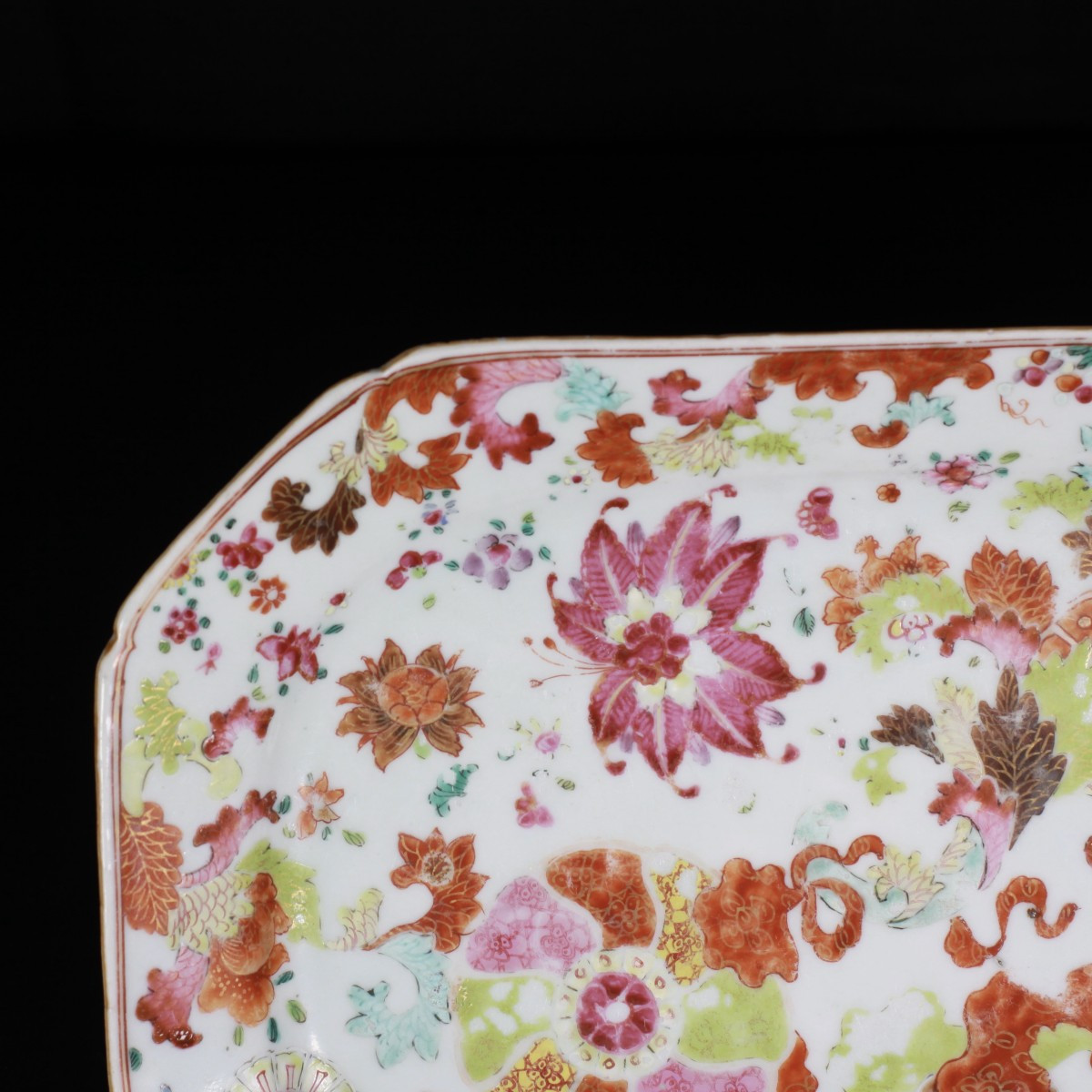 A "pseudo Tobacco Leaf" Octogonal Dish - China, 18th Qianlong Period-photo-2