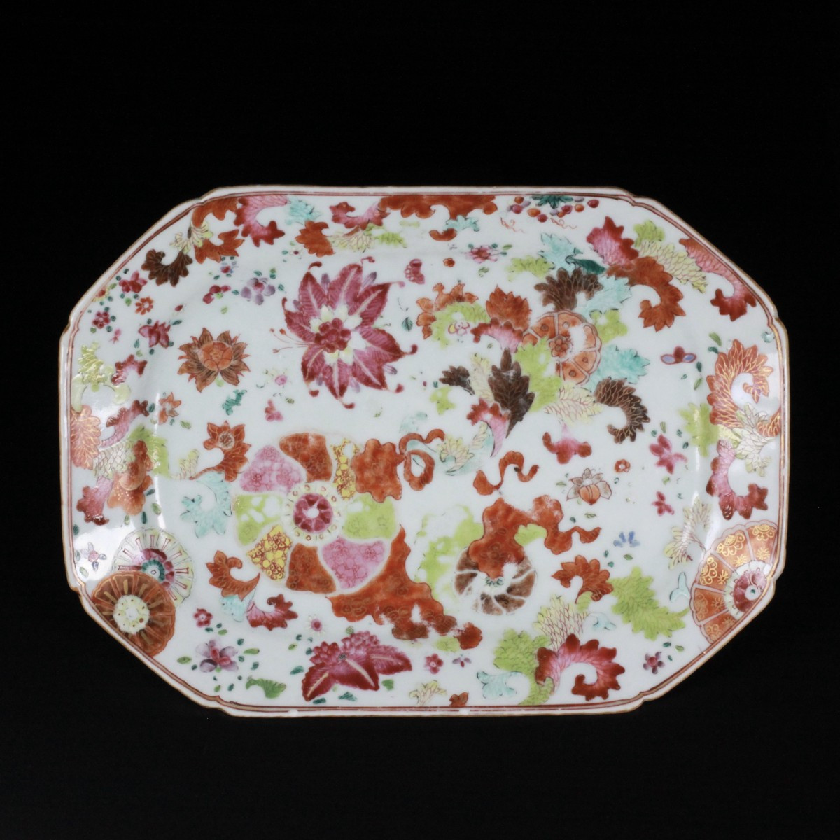 A "pseudo Tobacco Leaf" Octogonal Dish - China, 18th Qianlong Period