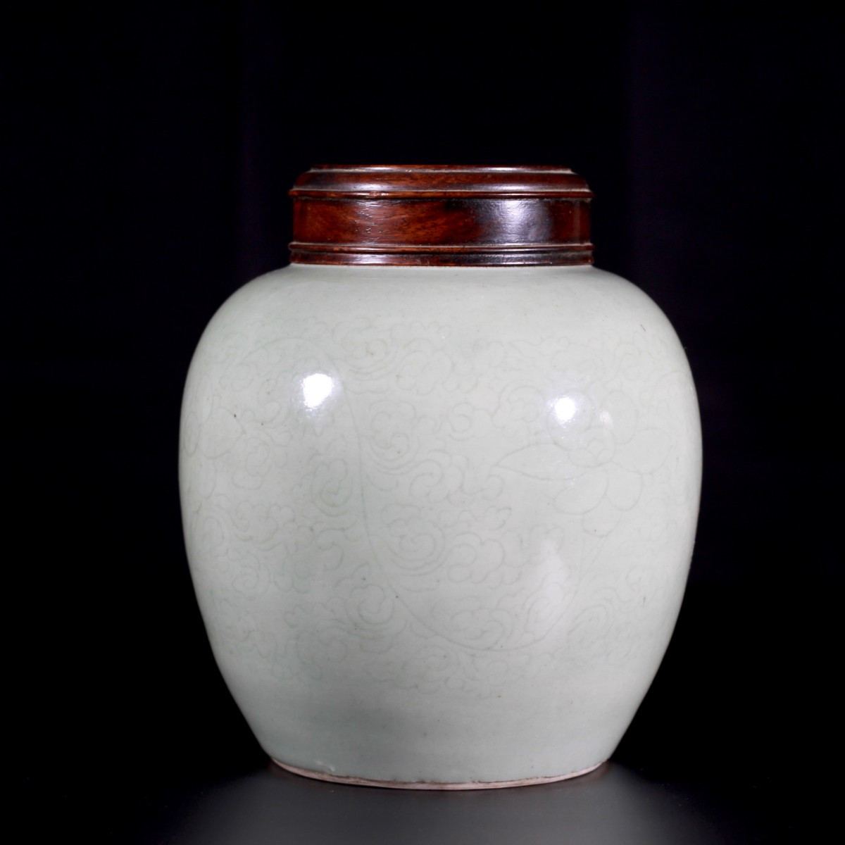 Pot à gingembre celadon à décor incisé - Chine XVIIIe Période Kangxi 