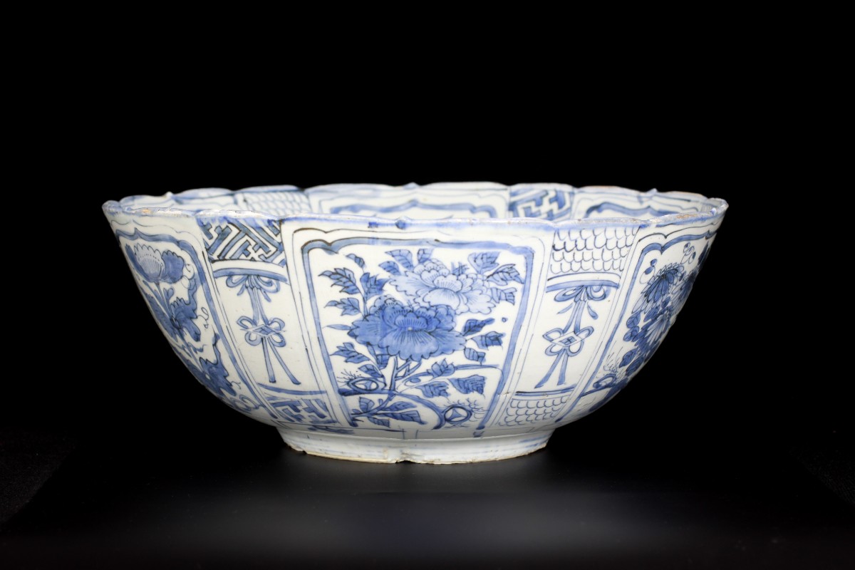 An Important Blue And White "kraak" Bowl - China, 17th Wanli Period