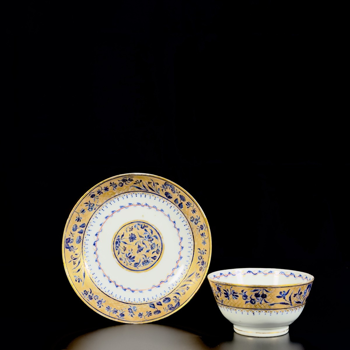 A Large Gold And Blue Tea Bowl And Saucer - China 18th Qianlong Period