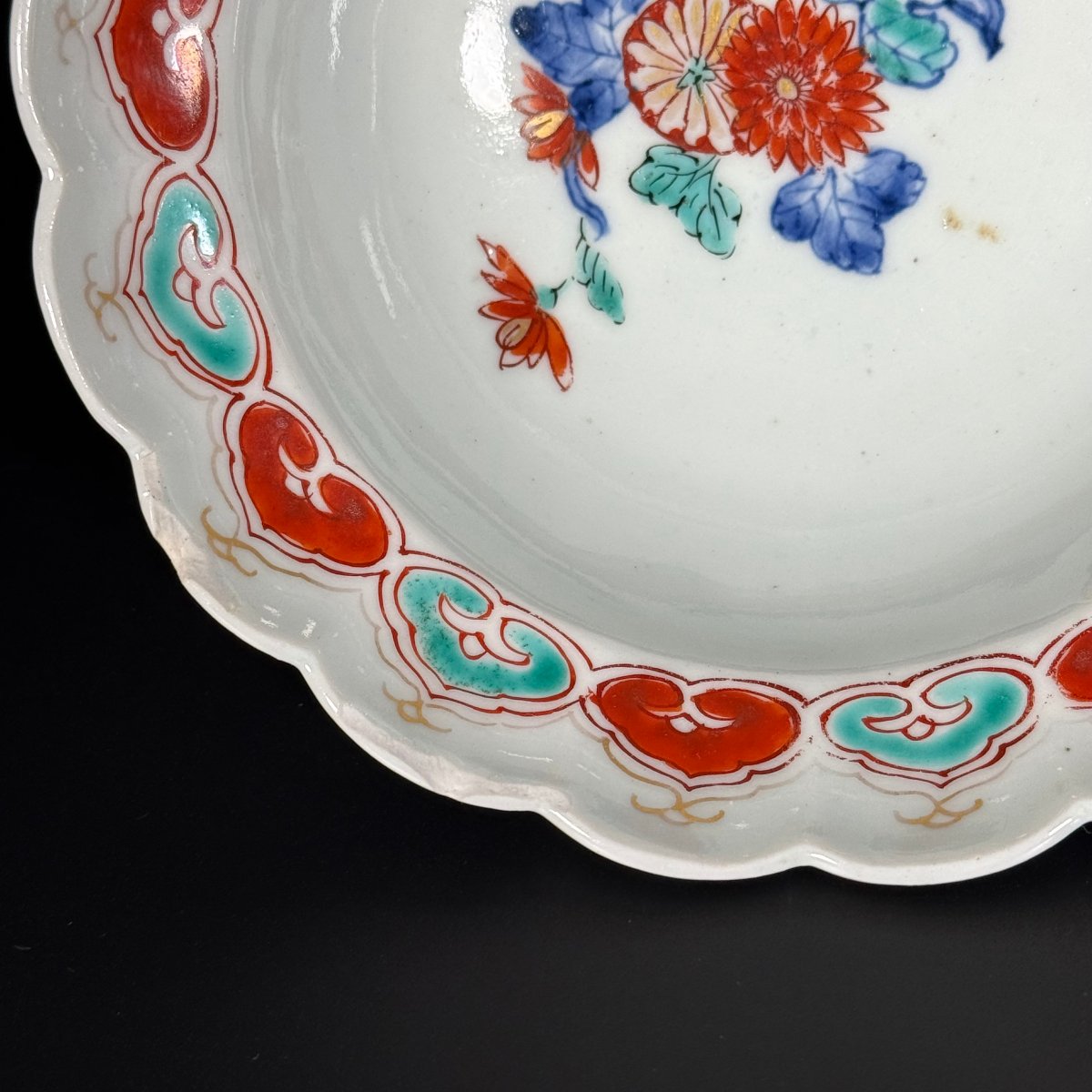 Bol lobée à décor floral Kakiemon - Japon XVIIe, Époque Edo -photo-2