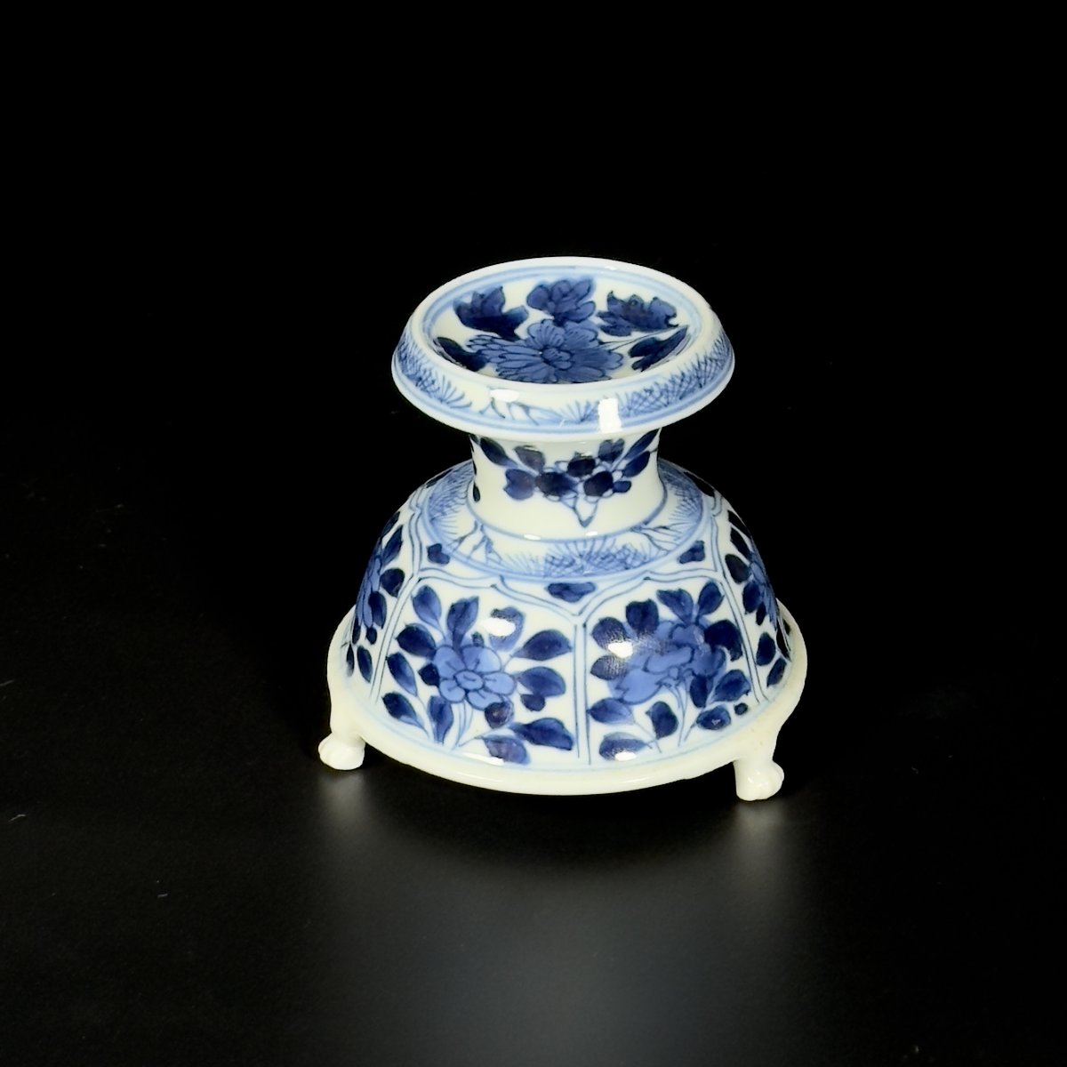 A Blue And White Tripod Salt Cellar - China, 18th Century, Kangxi Period-photo-3