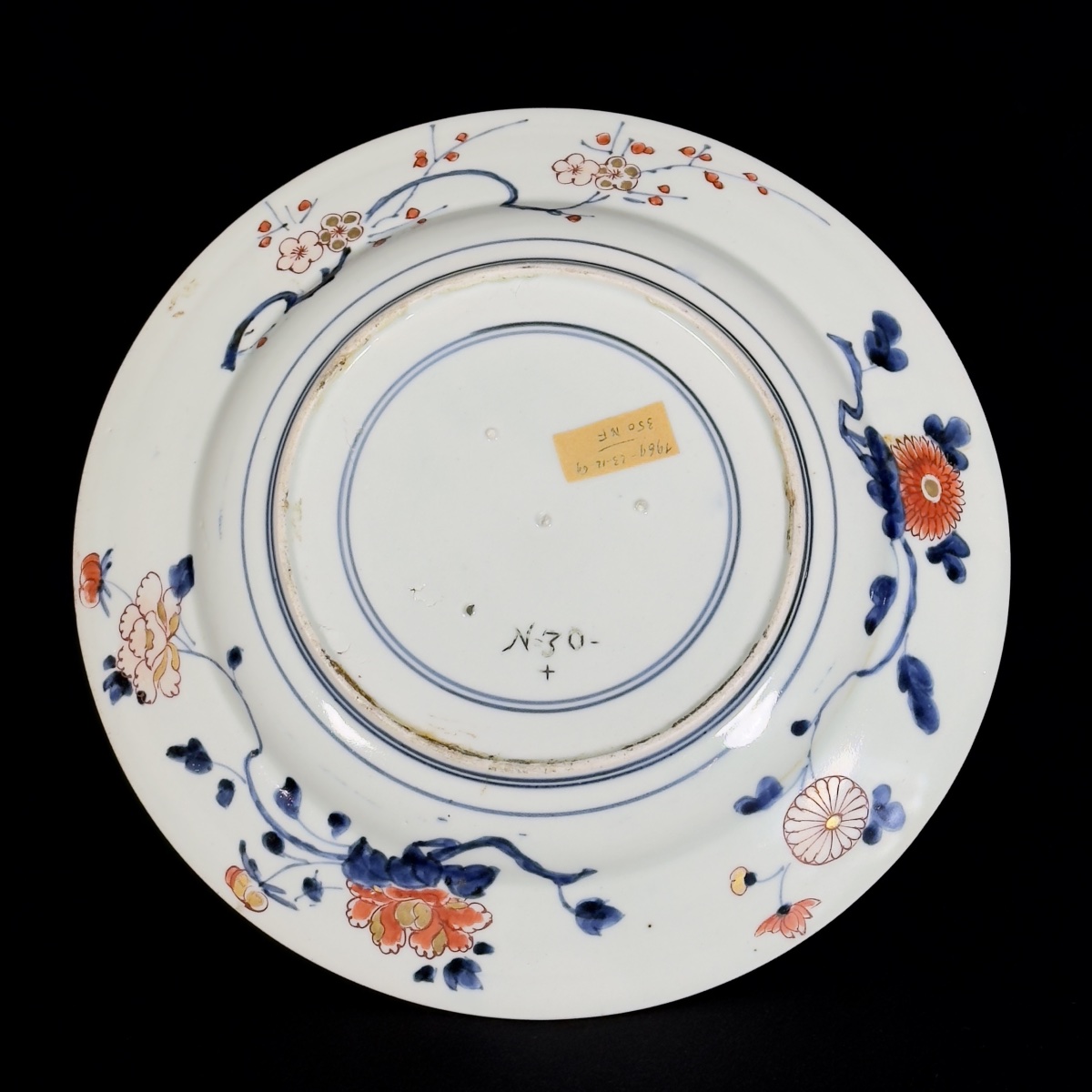 An Imari Kinrande Dish With A Vase Of Flowers, Augustus The Strong – Japan, 18th, Edo Period-photo-2