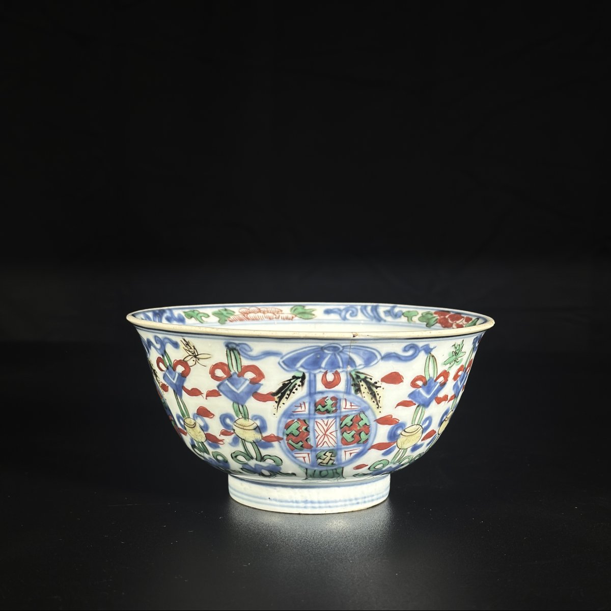 Bol aux émaux Wucai à décor d'emblêmes auspicieux - Chine XVIIe Période Kangxi-photo-3