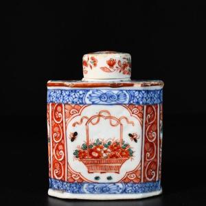 Boite à Thé En Porcelaine à Décor dans le style Kakiemon  - Chine XVIIIe Période Kangxi