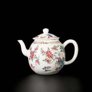 Famille Rose Teapot Decorated With Landscapes And Lotus Flowers - China 18th Yongzheng Period