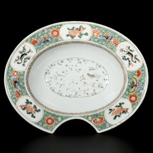 Plat à barbe aux émaux de la Famille Verte - Chine XVIIIe Période Kangxi