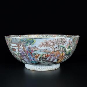 A Large "mandarin" Punchbowl - China, 18th Qianlong Period