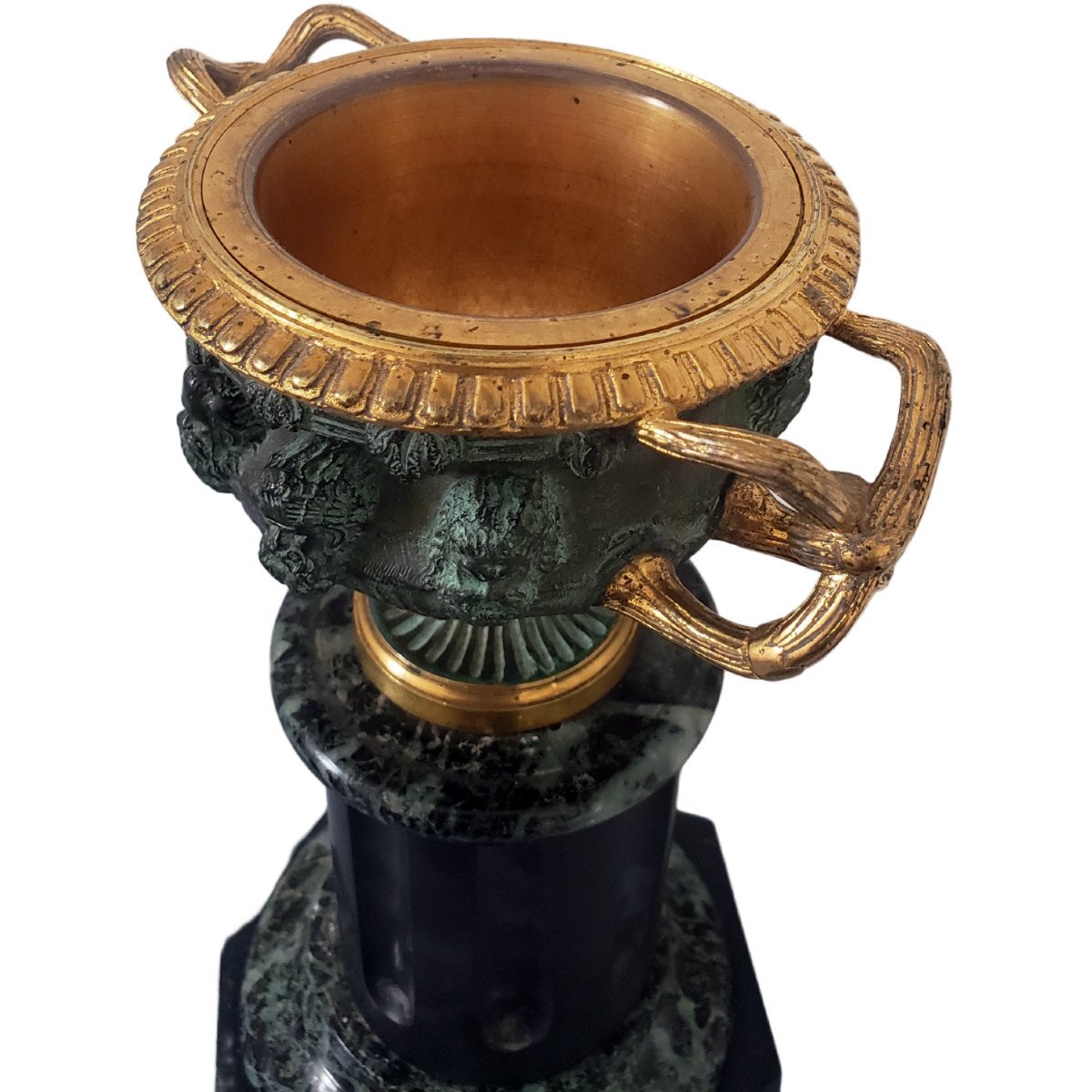 Tazza vase Warwick Sur Piédestal Grand Tour Bronze Deux Patines Et Marbre XIXeme-photo-3