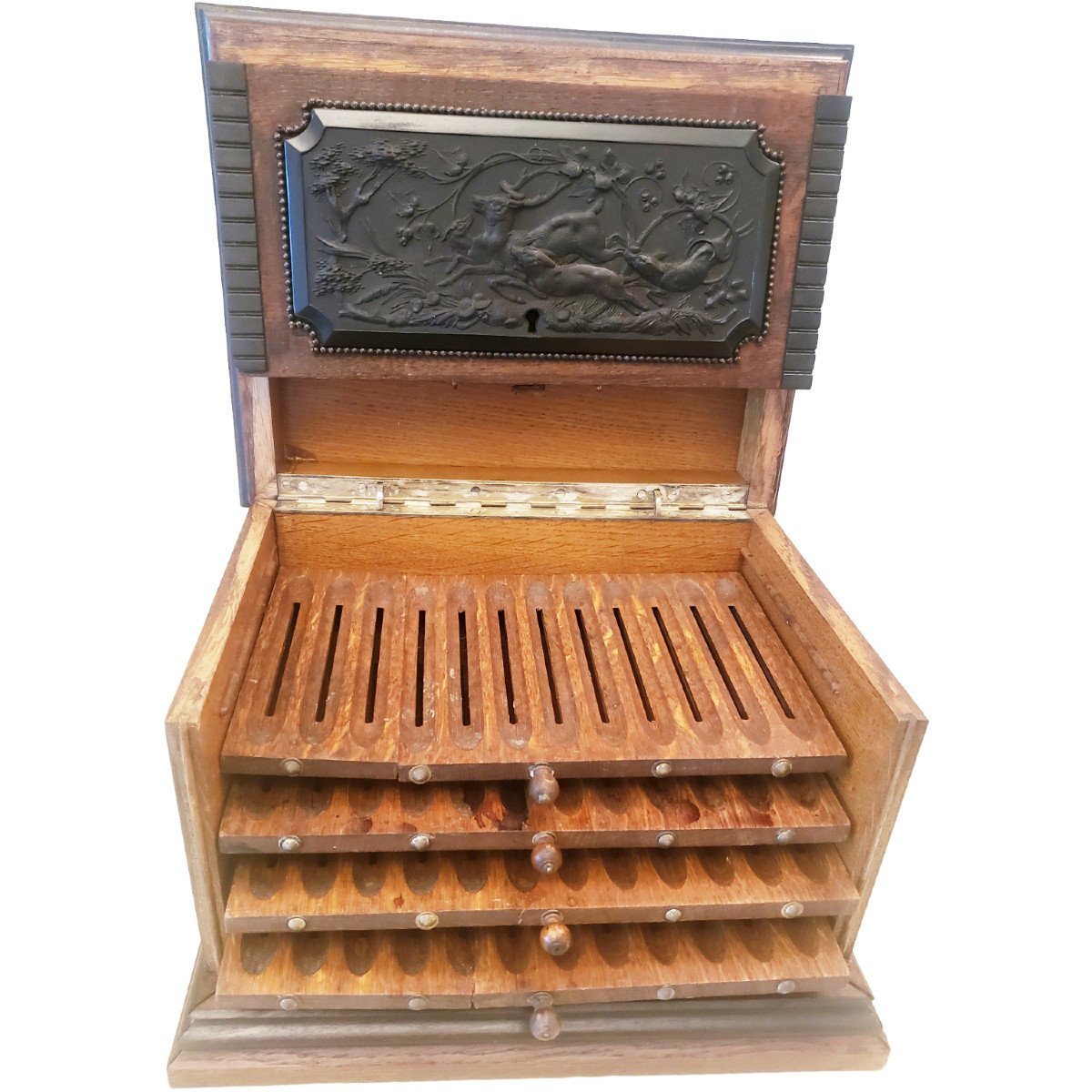 Coffret boite à cigares en bois sculpté garnie de 4 tablettes à cigares XIXeme scéne de chasse -photo-2