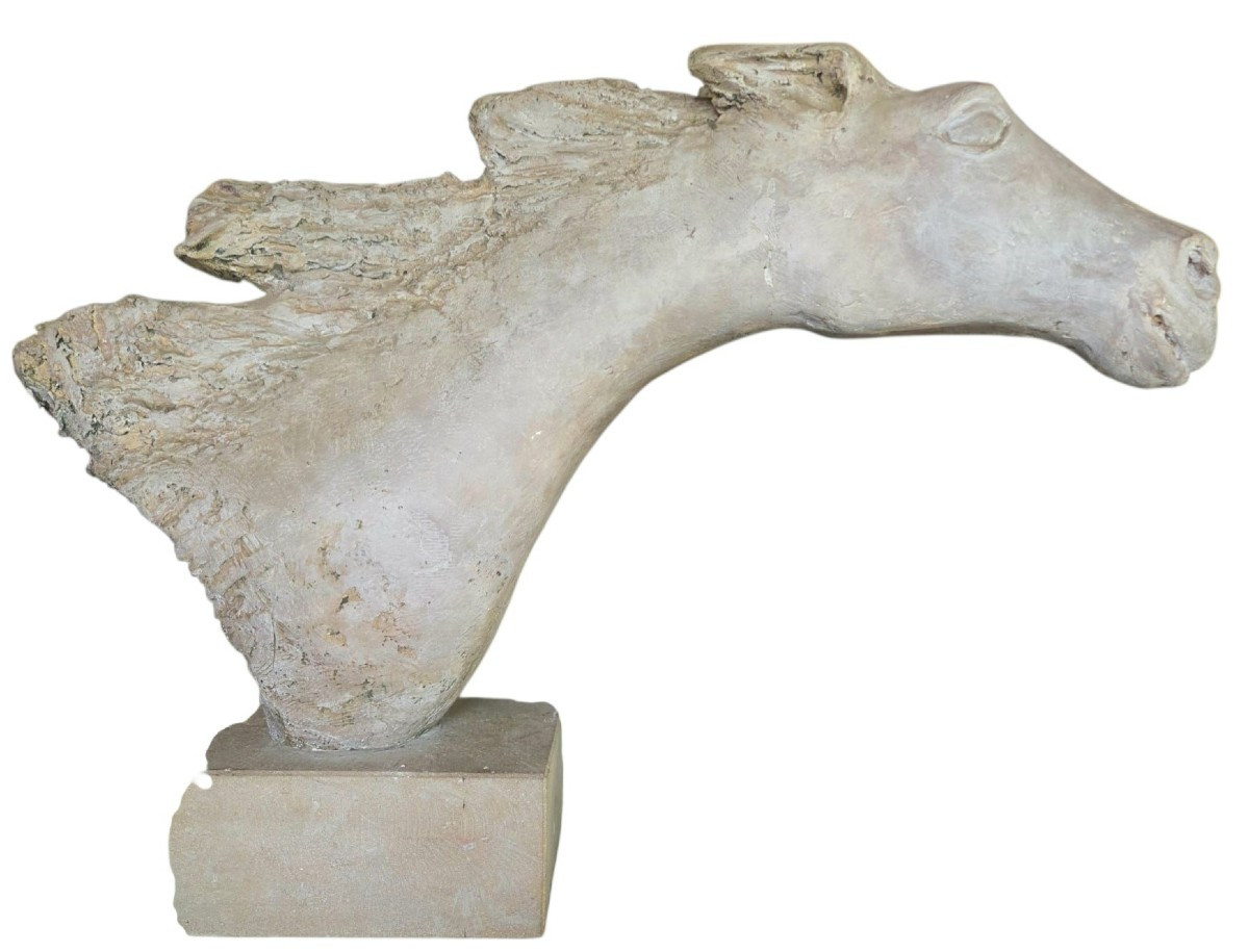 Immense tête de cheval en platre d'atelier 
