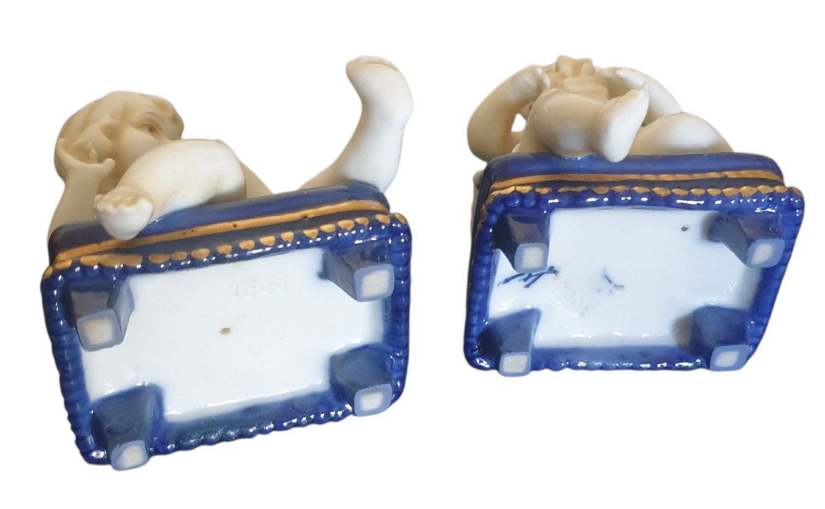 Paire de cupidons en porcelaine de la manufacture de Müller-photo-4