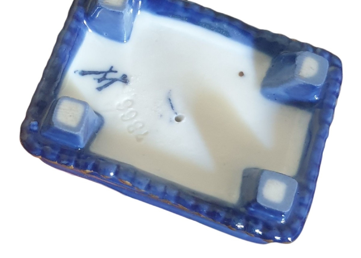 Paire de cupidons en porcelaine de la manufacture de Müller-photo-1