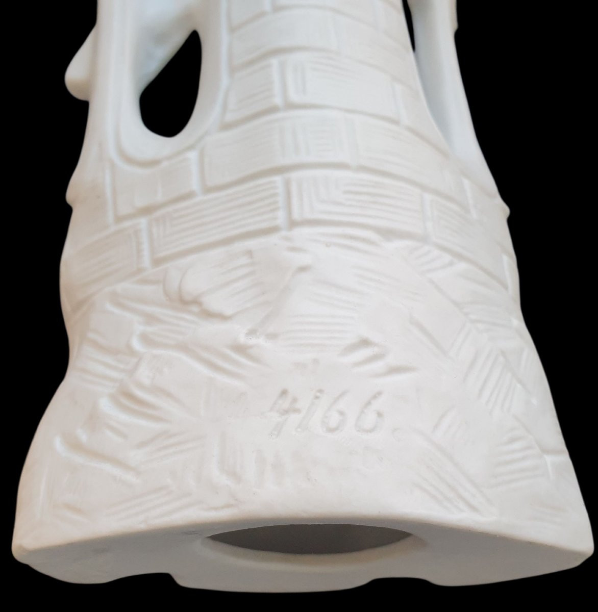 Two Important Biscuit Porcelain Figures: An Elegant Woman And A Gentleman In Period Dress. -photo-2