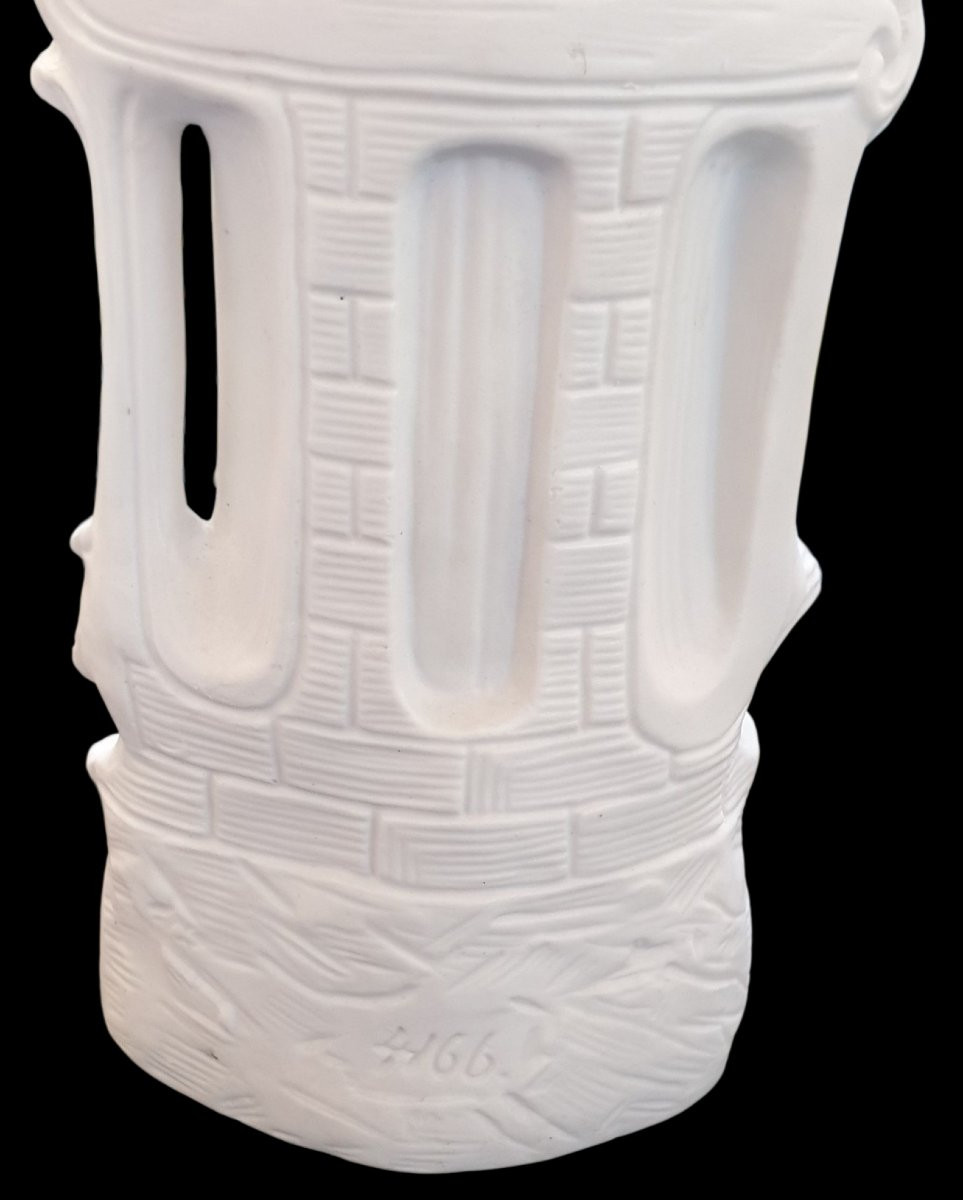 Two Important Biscuit Porcelain Figures: An Elegant Woman And A Gentleman In Period Dress. -photo-4