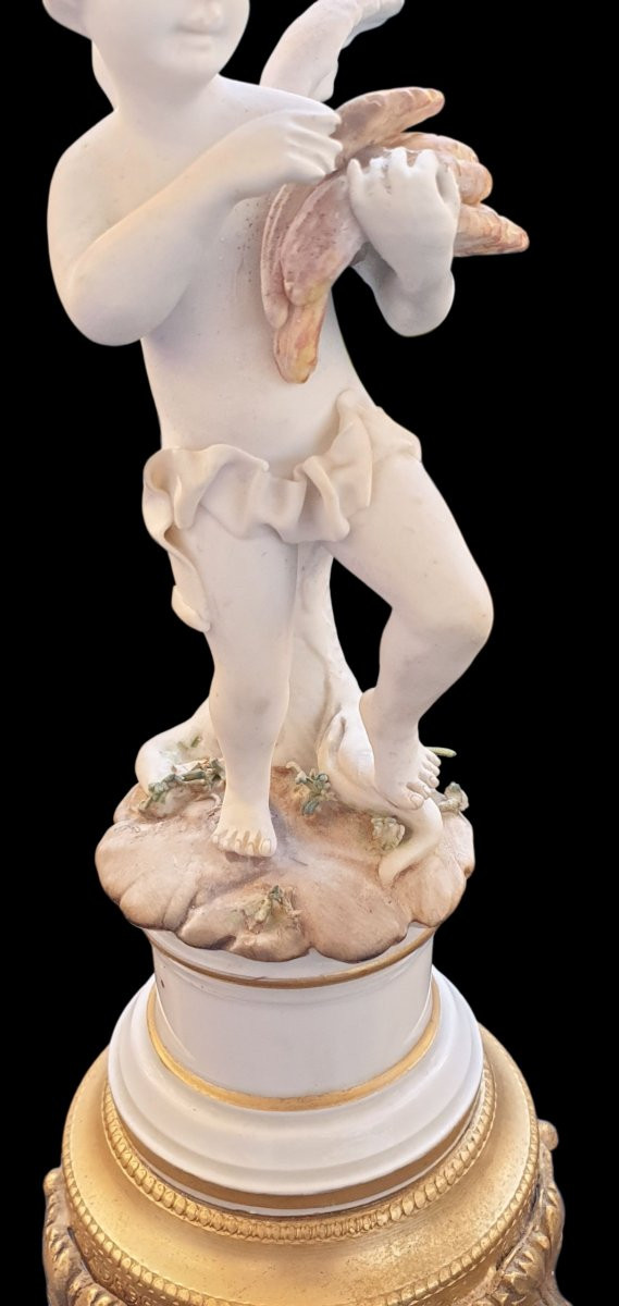 Biscuit polychromes capodimonte enfant tenant un canard socle en bronze doré -photo-5