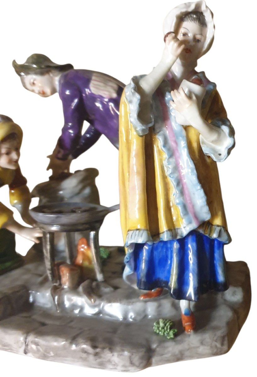 Porcelaine allemande autour du feux a cuire des châtaignes-photo-3