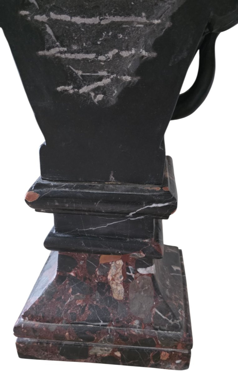 Black Marble Bust On A Pedestal -photo-7