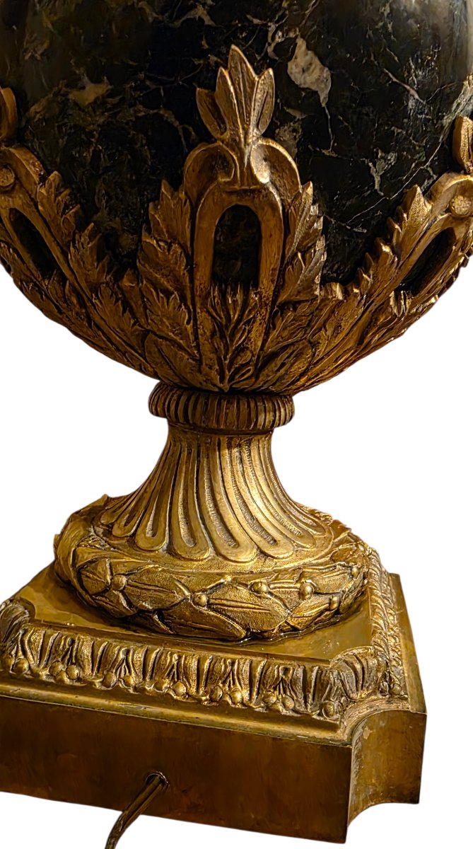 Grande Vases Urnes XIXème En Marbre Et Bronze Doré-photo-4