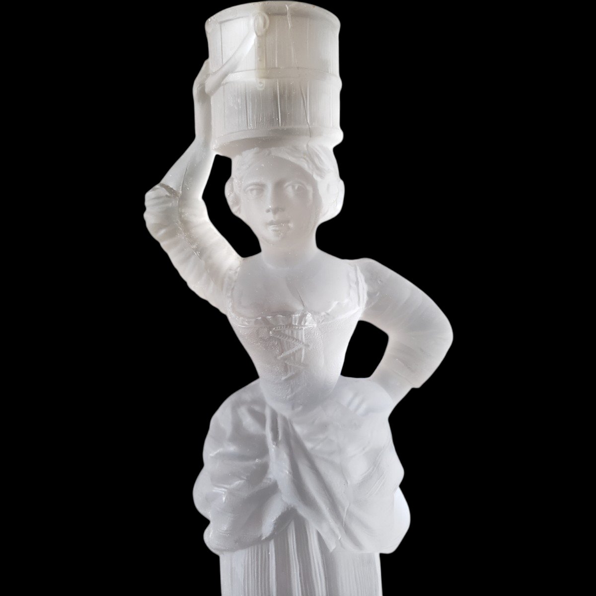 Holyrood Glassworks Paire de bougoirs Personnages Paysans En Cristal satiné circa 1870-photo-2