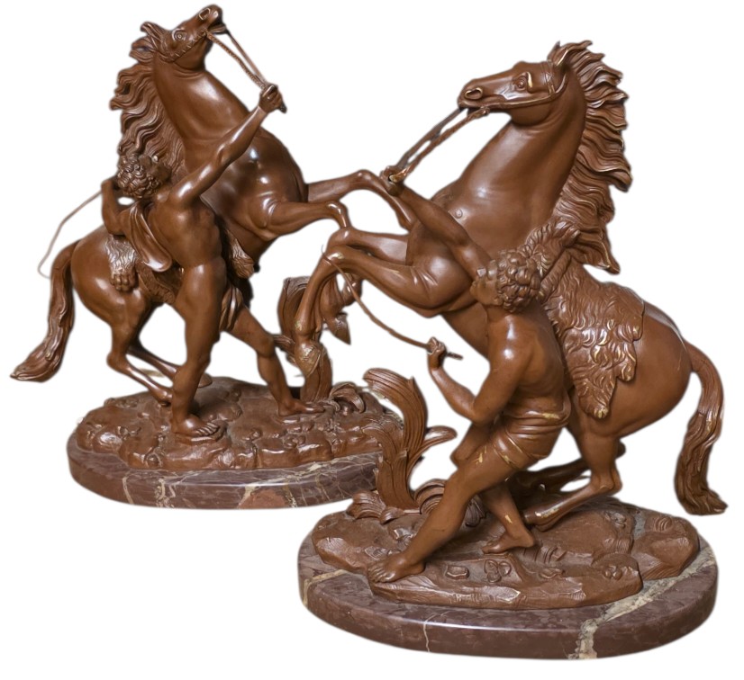 Paire les chevaux de marly en bronze et marbre turquin 