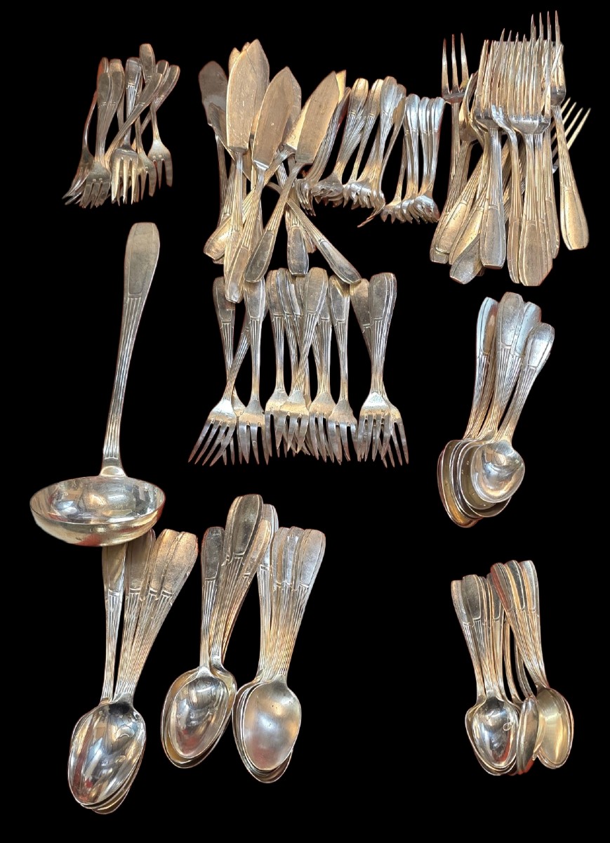 Ménagère de 120 pièces époque art déco poids 5,500 kg 