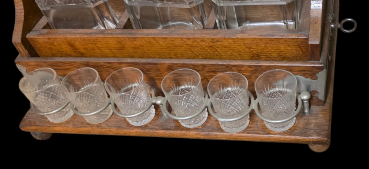 Tandalu service a Whisky anglais avec 12 verres et trois carafes circa 1900-photo-3