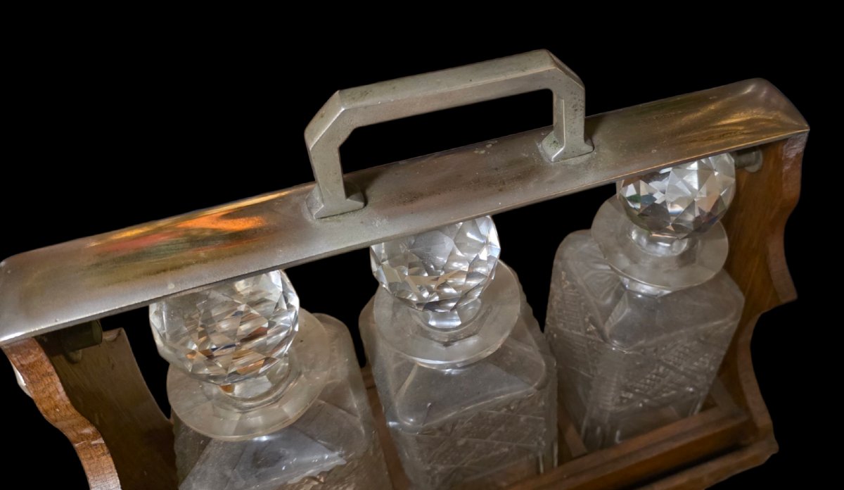 Tandalu service a Whisky anglais avec 12 verres et trois carafes circa 1900-photo-1