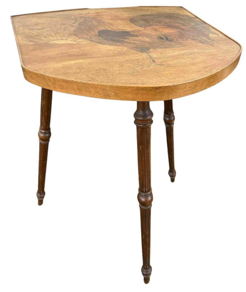 Émile Gallé Table gueridon  en marqueterie decor au coq 