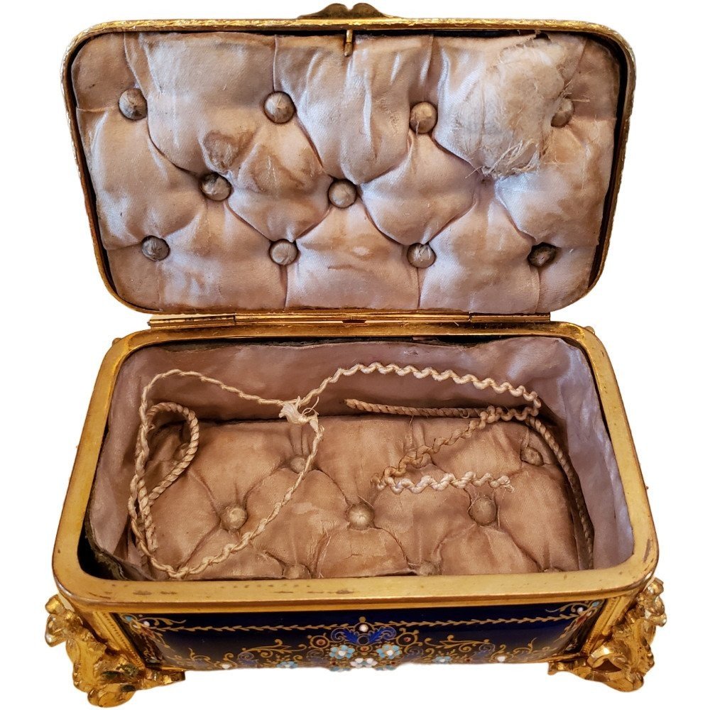 Tahan à Paris Coffret ou boîte en émaux à décor de fleurs Sèvres -photo-1
