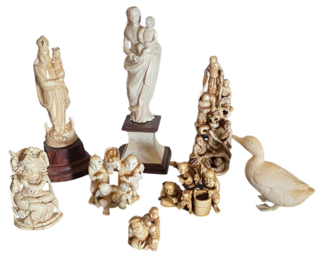 Important Collection Of Noble Material Netsuke Virgin And Child And Various Antiques