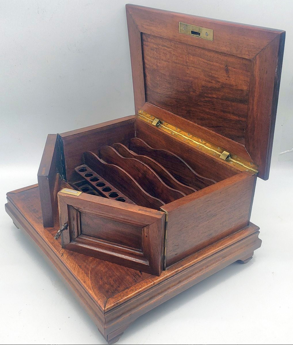 Boîte a cigare XIXeme en noyer 