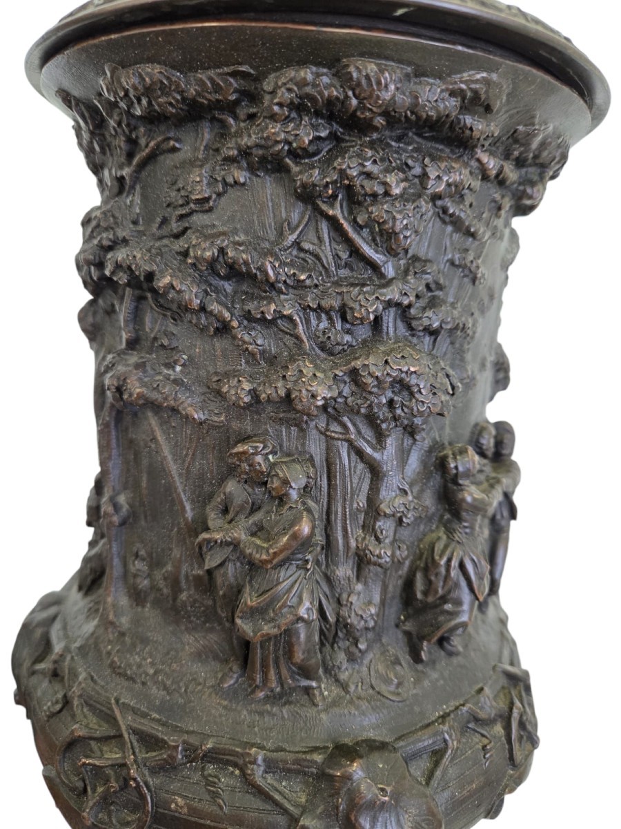 coupe en bronze richement ornée de scènes dédiées aux plaisirs de la vie XIXeme 50 cm -photo-3