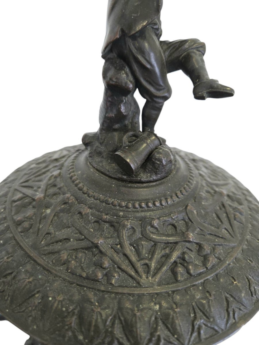 coupe en bronze richement ornée de scènes dédiées aux plaisirs de la vie XIXeme 50 cm -photo-1